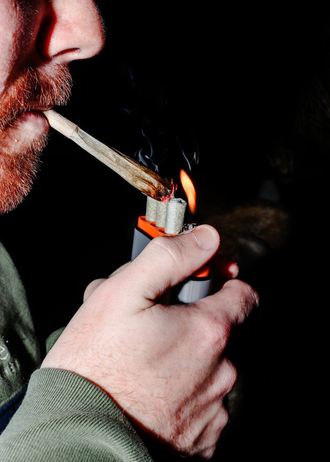 Elevate Your Outdoor Smoke Session: Travel-Friendly Smoking Gear Essentials